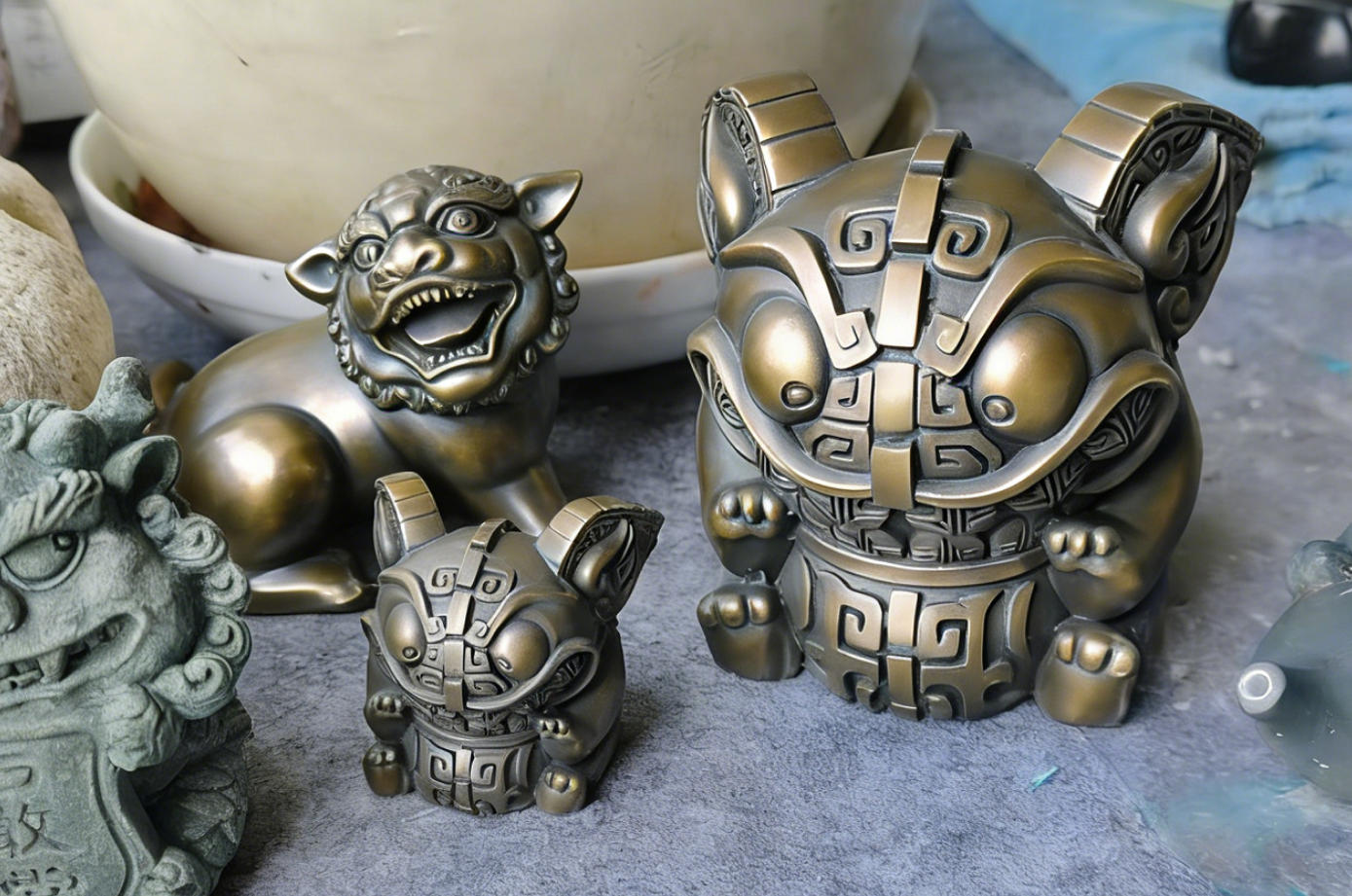 风雷铁艺 · 吞金兽摆件 —— 古韵铸魂，萌态吞金